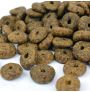 Muestra de la medida o tamaño de las croquetas o bolas del pienso Vegano Benevo original adult para perros Muestra de la medida o tamaño de las croquetas o bolas del pienso Vegano Benevo original adult para perros
