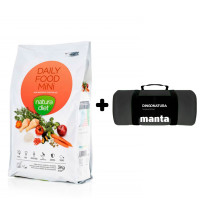 Manta Negra de Regalo con Pienso Natura Diet Daily Food Mini para perros adultos de raza pequeña en saco de 3Kg